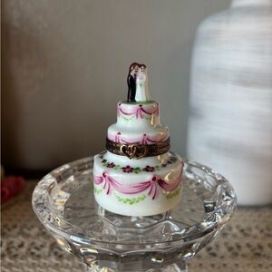 Limoges France Wedding Cake Trinket Box | Bride and Groom